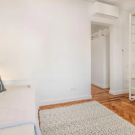 Marques De Pombal Metropolitan Flat * Lisbon