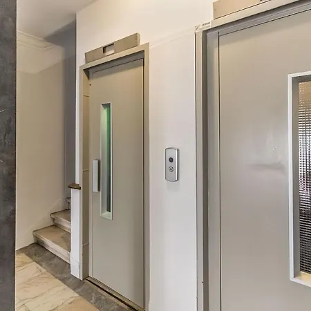 Marques De Pombal Metropolitan Flat Lisbon